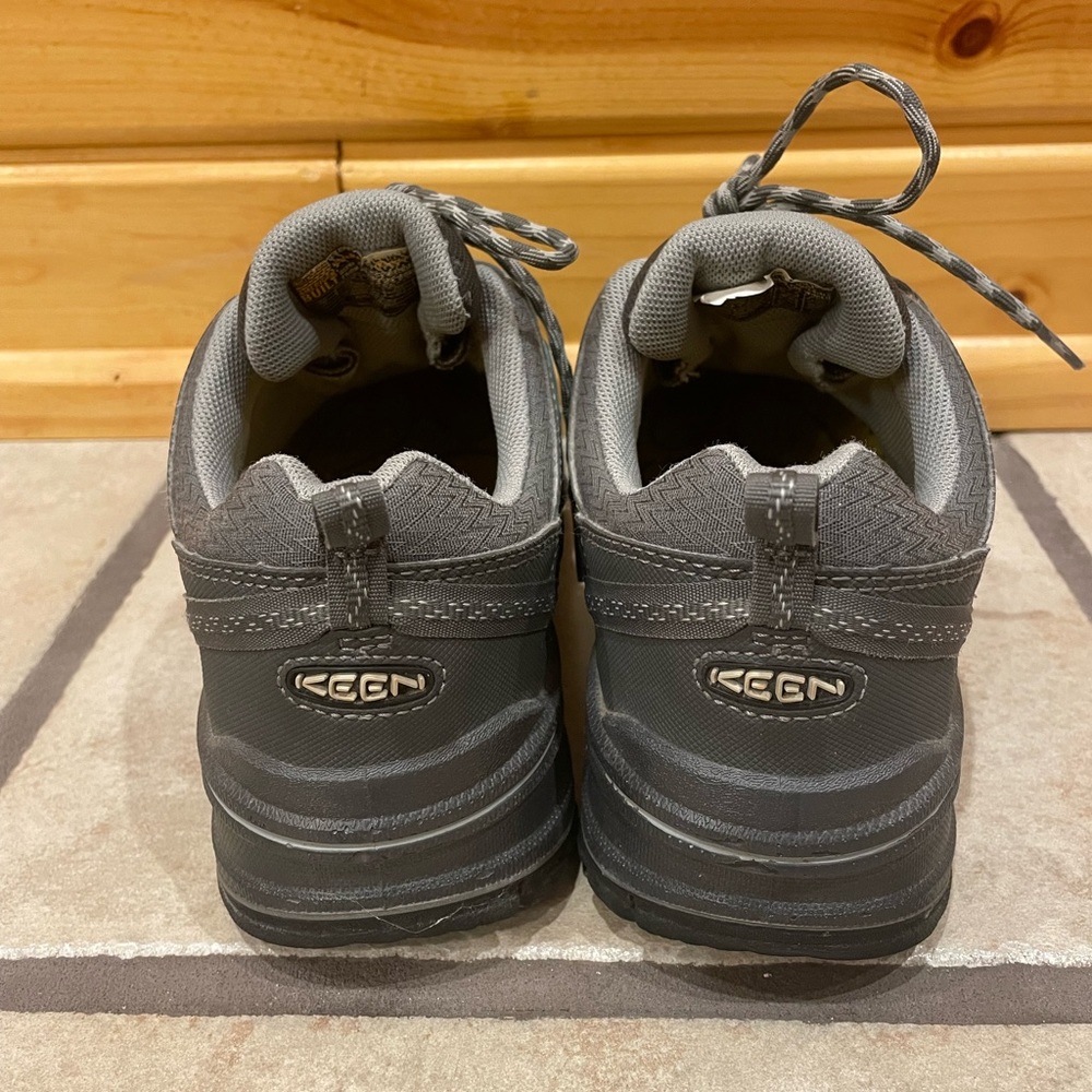 Keen Women’s Low Hiking Shoe Teal and Grey Size 7.5 - Picture 3 of 5
